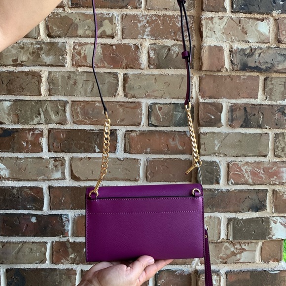 NEW Michael Kors Travel Crossbody - Picture 2 of 4